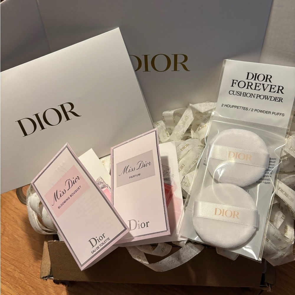 Dior Forever Cushion Powder (2 powder puffs) NWT